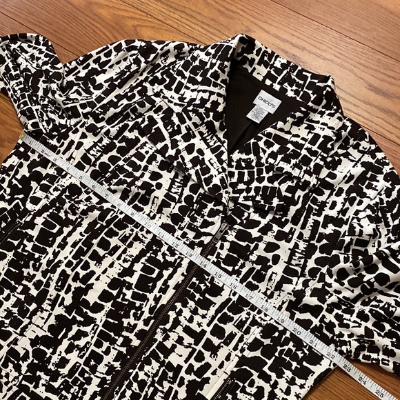 Chicos women’s rayon blend full cross zip animal print jacket black/white sz 3 - Picture 8 of 13